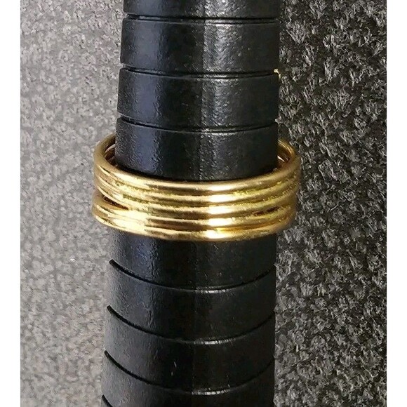 Costume Ring Faux Black Pearl Rhinestone Size 7.25 Gold Tone Wire Cocktail - Picture 3 of 5